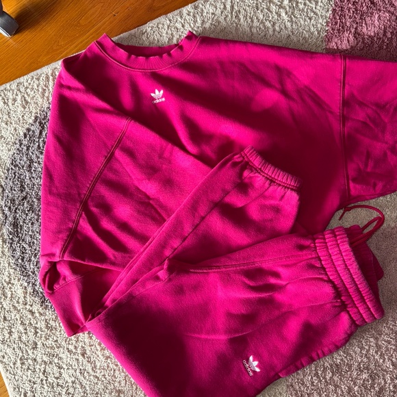 Adidas Adicolor Essentials Crew Sweatshirt and Sweatpants - Picture 2 of 4